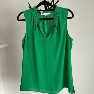 Rose & Olive Vibrant Green Sleeveless Flowy Blouse - size Small